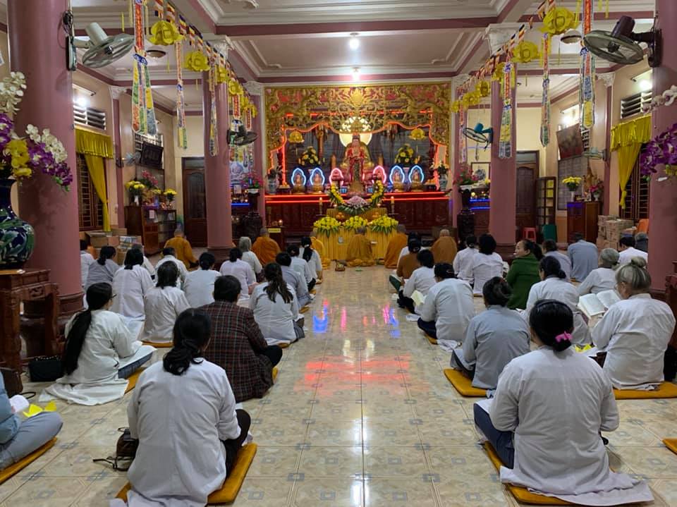 Gia Lai: Tịnh xá Ngọc Phúc Trang nghiêm tổ chức đêm Hoa Đăng mừng ngày Khánh đản Đức Phật A Di Đà.