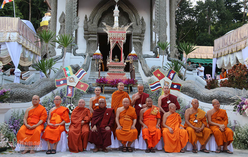 53 nhà sư hành hương kêu gọi sống vì hoà bình