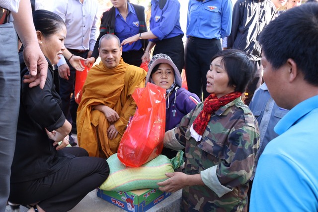 Đăk Nông: Tịnh xá Ngọc Đạt trao 100 phần quà tết tại xã Đăk Ha 