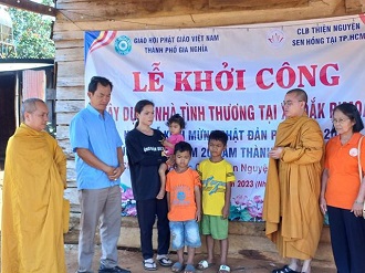 Đắk R'Moan: BTS TP Gia Nghĩa khởi công xây dựng nhà tình thương nhân lễ Phật đản PL. 2567
