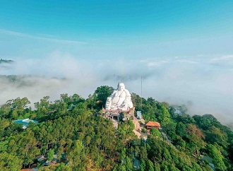 An Giang: Chiêm bái tượng Phật trên đỉnh núi lớn nhất Châu Á