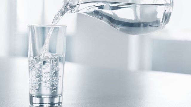 Uống nước vào thời điểm nào tốt cho sức khỏe?