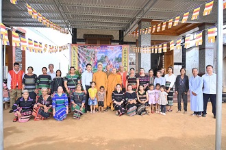 Đăk Nông: Chư Tôn đức BTS GHPGVN tỉnh thăm lễ đài Phật đản với Gia đình Phật tử người đồng bào