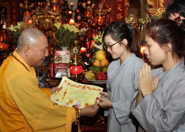 Trở lại đạo Phật, có cần quy y Tam bảo lại không?